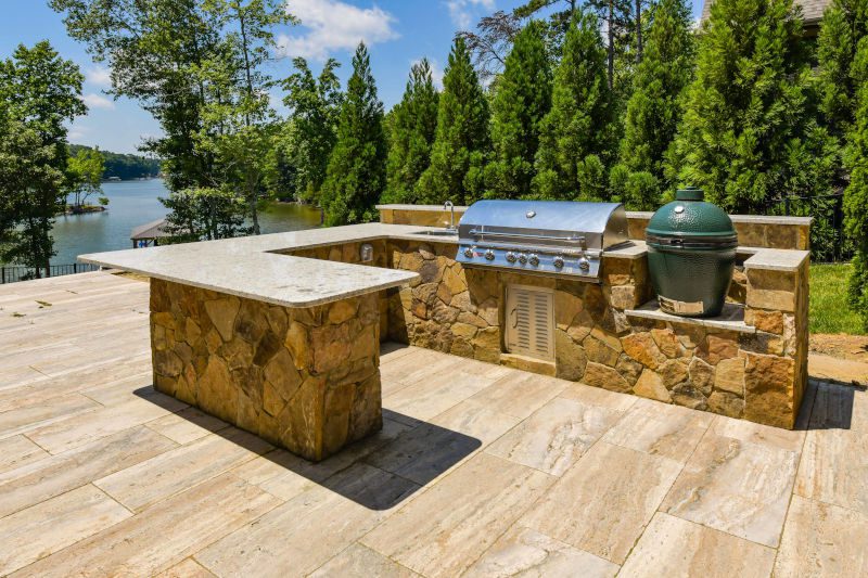 Outdoor Kitchen